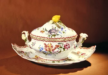Waza do zupy i serwowanie Danie (fajans) (patrz również 375745)