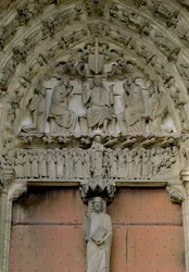 Tympanon Portal Południowy przedstawiający Chrystusa na tronie z figurą Beau Christ na trumeau poniżej, XII w.
