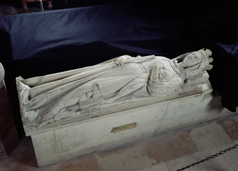 Grobowiec Hermentrudy (825-69)