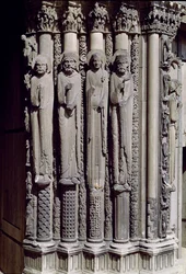 Nieznana postać, król Salomon, królowa Saby i król Dawid, figury ościeżnicowe z Portalu Królewskiego, 1140-55