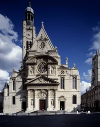Widok na fasadę kościoła Saint-Etienne du Mont, Place Sainte-Genevieve (Saint Etienne du mont) w Paryżu w 5. dzielnicy (podobnie jak agencja Leemage).