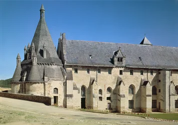 Widok na Tour dEvrault i refektarz