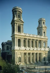 Widok fasady kościoła Saint-Sulpice, zbudowanego w latach 1646-1780