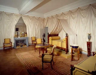 Widok pokoju cesarza Napoleona I (1769-1821) na zamku Malmaison, przy Rueil Malmaison.