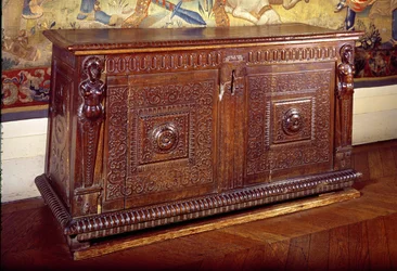 Kredens Orzech, Szkoła Lyonnais (drewno)