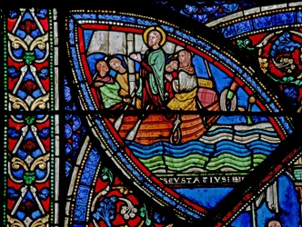 Okno w21 przedstawiające scenę z życia św. Eustachego: wyrusza z rodziną do Egiptu