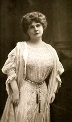 Marie Corelli, brytyjska powieściopisarka, 1909.