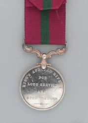 Medal za długoletnią służbę i dobre postępowanie, sierżant pułku major Hassan Jabir, Królewscy strzelcy afrykańscy