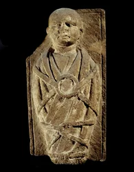 Art Gallo Romain: ex-voto przedstawiające dziecko w powijakach. Rzeźba wapienna. Saint Germain En Laye, Muzeum Starożytności