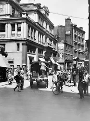Leadenhall Street patrząc na zachód, City of London, przed 1933