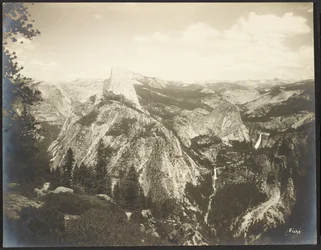 Tył Half Dome - wodospady Vernal i Nevada z okolic Glacier Point - Yosemite