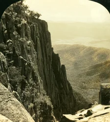 Północna strona wąwozu, Buffalo Ranges, Victoria, Australia, c1909.