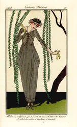 Kobieta w szarej taftowej sukience z lnianym kołnierzykiem i mankietami, satynowa kamizelka z emaliowanymi guzikami, pod wierzbą. Robe de taffetas gris a col et manchettes de linon, et gilet de satin a boutons d’email. Ręcznie kolorowany pochoir (szablon) 