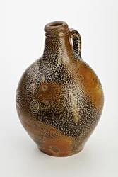 Butelka kolońska zdobiona groteskową twarzą, ok. 1600-50 (kamionka glazurowana solą)
