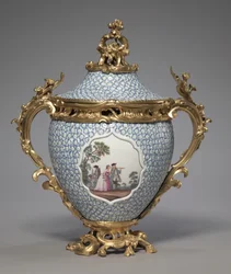 Wazon z pokrywą, wyprodukowany przez Fabrykę Porcelany w Miśni, Niemcy, 1749