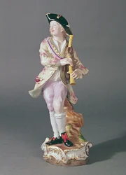 Figura szarmanckiego z fajkami, Miśnia, ok. 1850 (ceramika)