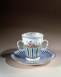 Sztuka niemiecka: Kubek z dekoracją trembleuse z porcelany z Miśni. 1730. Paryż, sztuka dekoracyjna