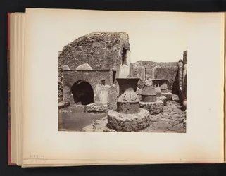 Ruiny piekarni w Pompejach Casa di fornai Pompei (tytuł na obiekcie)