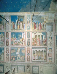 Widok na freski na lewej ścianie, c.1303-05 (po renowacji)