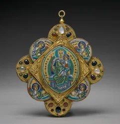 Wisiorek z Matką Boską z Dzieciątkiem, ok. 1900 r. 1160-1170.