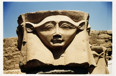 Głowa Hathor z kolumny, ok. 125 r. p.n.e.-60 r. n.e.