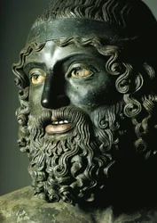 Szczegół głowy Statuy A lub Młodszego z brązów Riace (brąz) pne