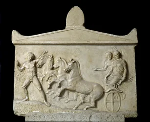 Sztuka grecka: płaskorzeźba poświęcona Hermesowi i nimfom: Kwadryga Echelos usuwająca Bazylię. 420-410 pne. Ateny, Narodowe Muzeum Archeologiczne