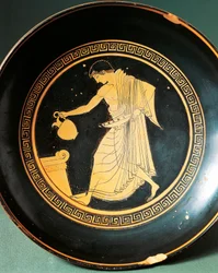 Kylix autorstwa Dourisa przedstawiający młodzież przy ołtarzu, VI wpne (ceramika)