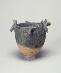 Tulip-Bowl, z Bullss Heads, Cypr, 2400-2200 pne (glina)