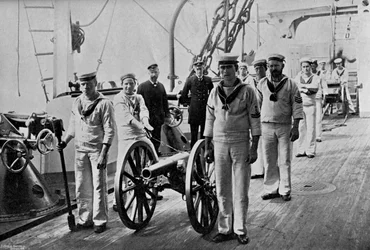 Wiertarka z lekkim działkiem na pokładzie HMS Camperdown, 1895