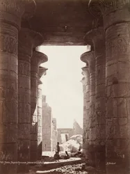Teby, Świątynia Ramesseum, Wnętrze Sali Hypostylowej, lata 70. XIX wieku.