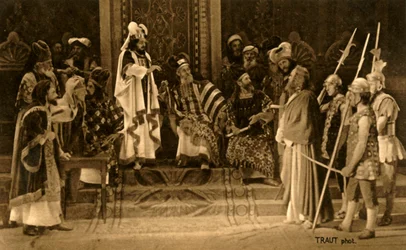 Jezus przed Sanhedrynem, 1922.