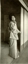Pokojówka z pięknej Japonii, 1910.
