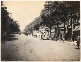 Omnibus na bulwarze w Paryżu, ok. 1890