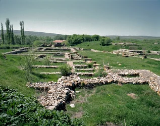 Widok na ruiny terenu