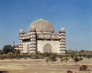 Widok na Gol Gumbaz, mauzoleum Mohammeda Adila Szacha II (1627-57) zbudowane w 1659 r.