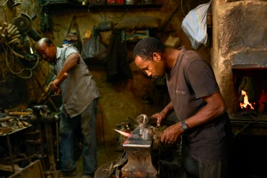 Kowal na rynku w Erfoud, Maroko, 2022 r. (zdjęcie ilustracyjne)