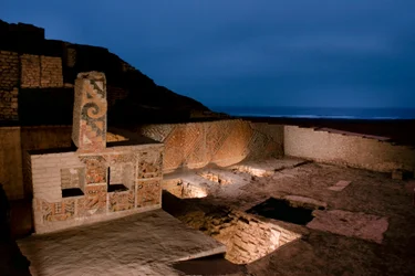 Nocne sceny w El Brujo z "Reinconcito Gringo", z czterema pochówkami, 2005 r. (zdjęcie)