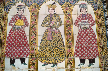 Panel kafelkowy ilustrujący stroje ludowe (ceramiczny)