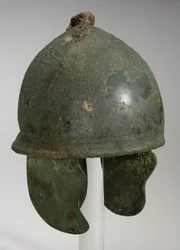 Hełm typu A „Montefortino”, ok. 400-200 p.n.e. (brąz i żelazo)