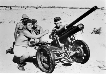 Włoski przeciwpancerny na libijskiej pustyni. 1941.