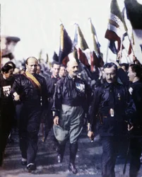 Mussolini ma marsz na Rzym. 1922. Zdjęcie ręcznie kolorowane 1923. (Marcia su Roma)