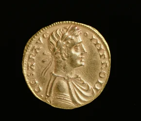 Augustalis Fryderyka II (1198-1250), Królestwo Sycylii i południowych Włoch, mennica w Mesynie, 1231-50 (awers) (złoto) (odwrotność patrz 168053)