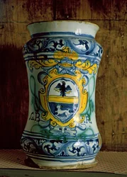 Aptekarz z majoliki (ceramiczne)