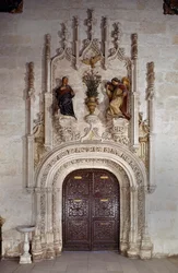 Zwiastowanie, portal zakrystii (drewno malowane)