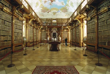 Widok na bibliotekę opactwa w Melku zrealizowaną według projektu Jakoba Prandtauera (1660-1726). Początek XVIII wieku. Austria