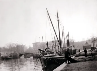 Łodzie kanałowe, Rotterdam, 1898 r.