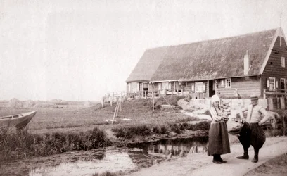 Mieszkańcy wyspy Marken, Holandia, 1898.