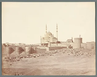 Egipt. Kair. Widok ogólny na Cytadelę z meczetem alabastrowym Muhammada Alego (1830-1848)