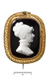 Złota brosza pamiątkowa po śmierci księżniczki Charlotte, ok. 1817